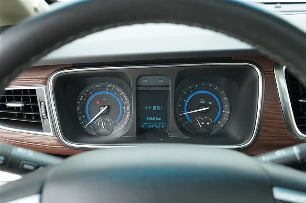 Buick GL8, 2014 31