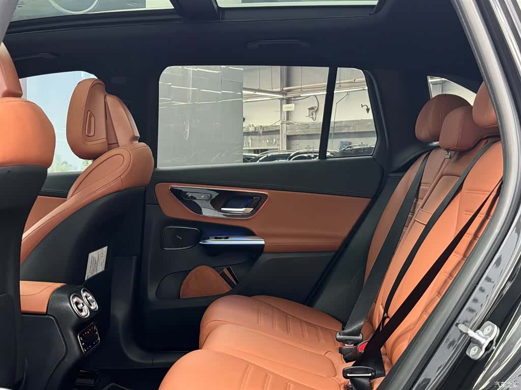 Mercedes-Benz GLC, 2024 11