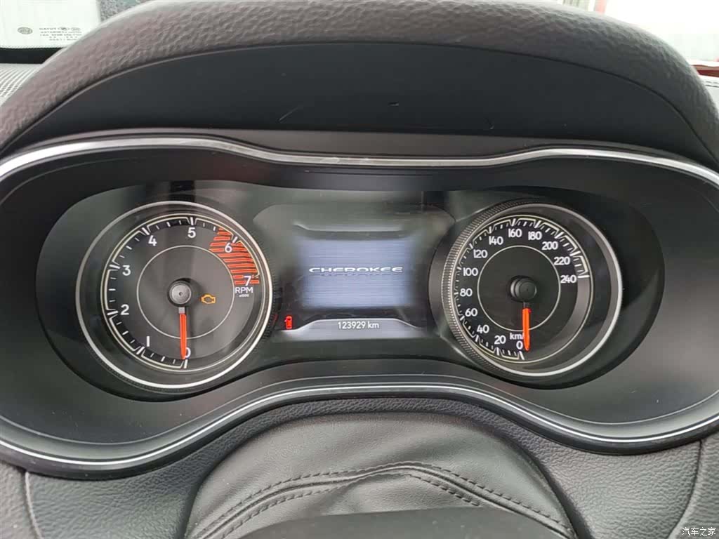 Jeep Cherokee, 2019 12