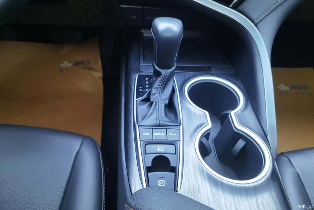 Toyota Camry, 2023 16