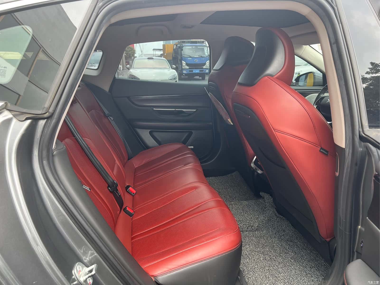 Xpeng P7, 2021 6