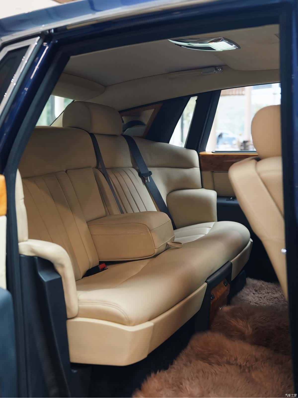 Rolls-Royce Phantom, 2004 10