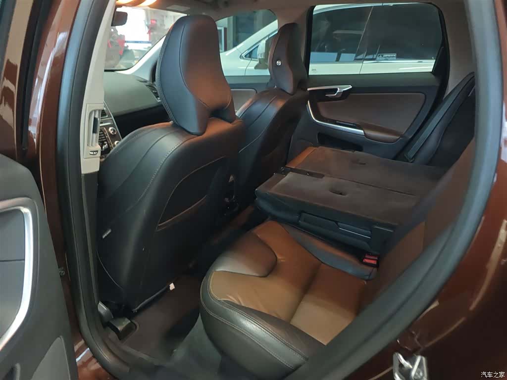 Volvo XC60, 2015 11