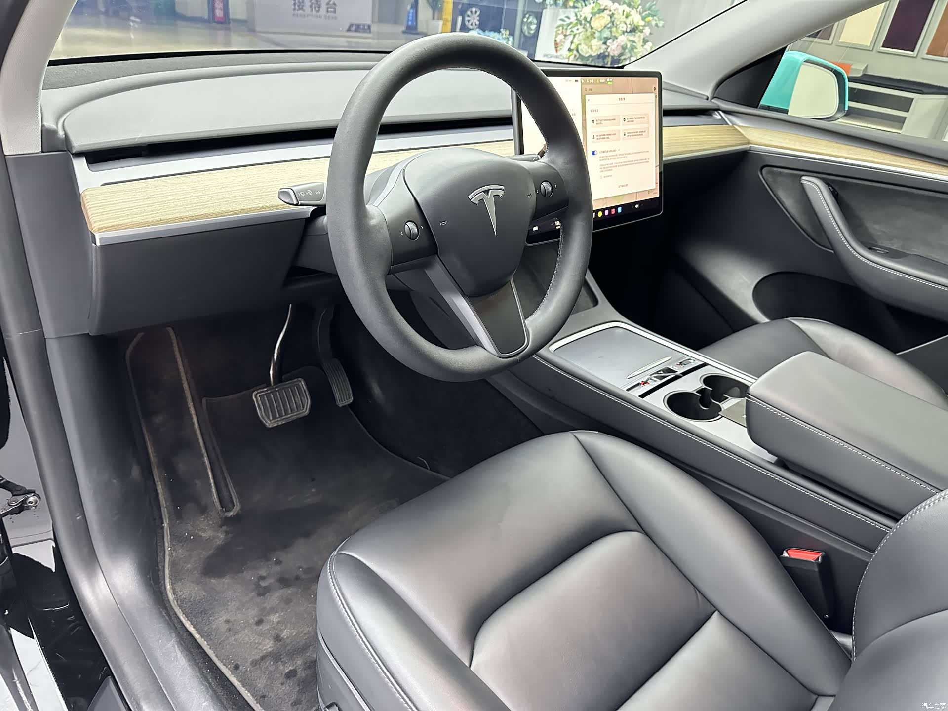 Tesla Model Y, 2023 12