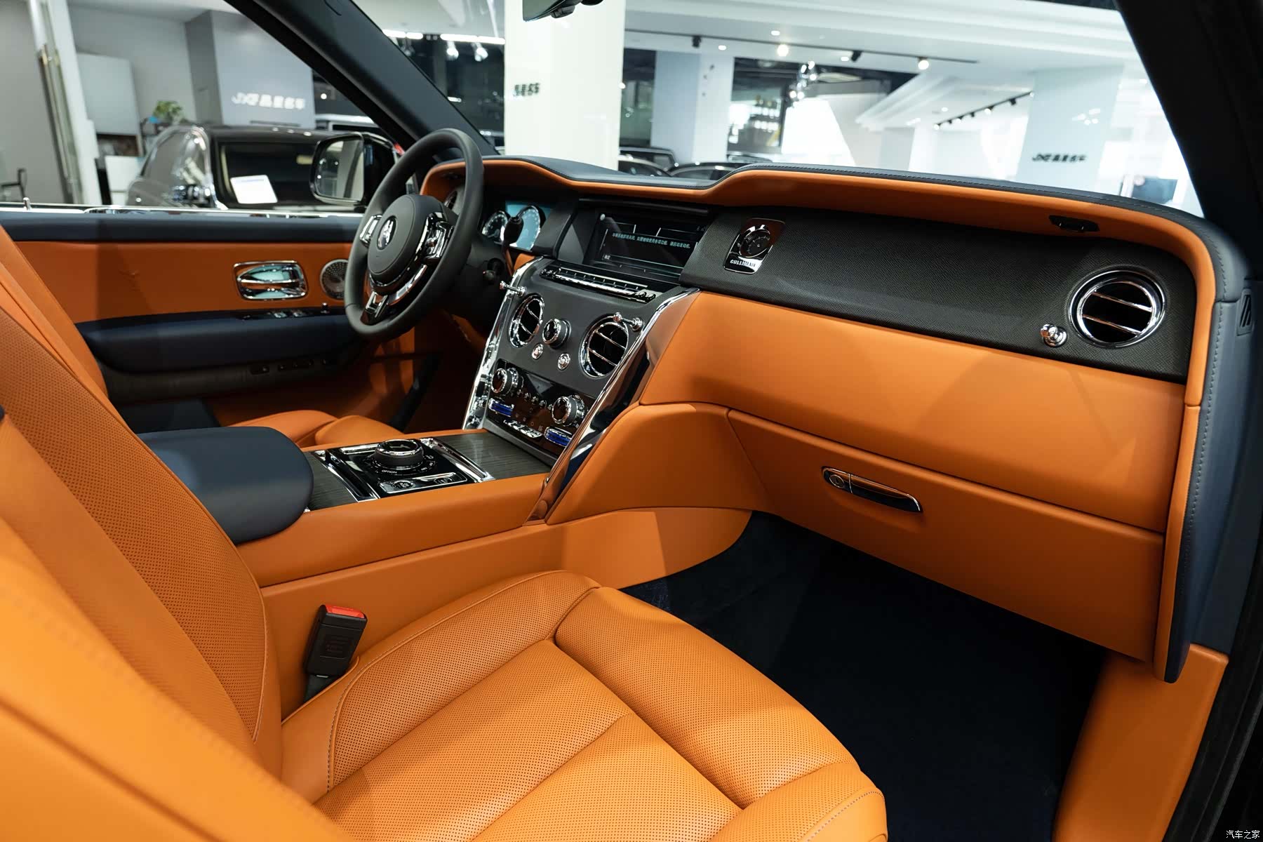 Rolls-Royce Cullinan, 2020 все фото