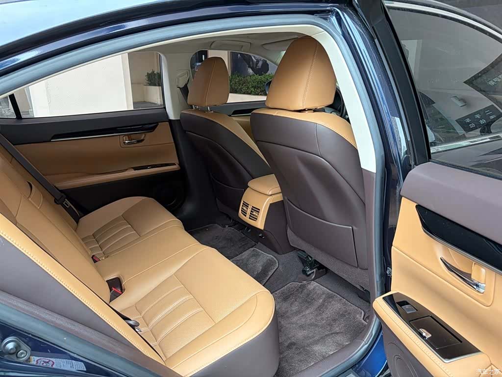 Lexus ES, 2017 9
