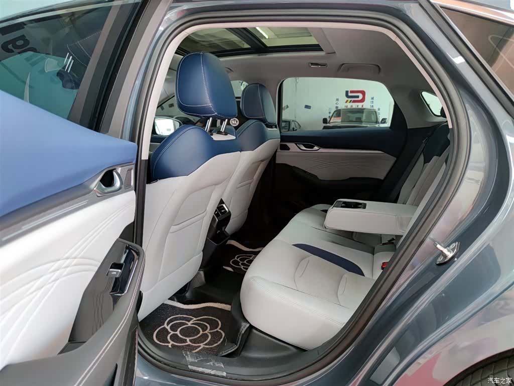 Geely Preface, 2022 10