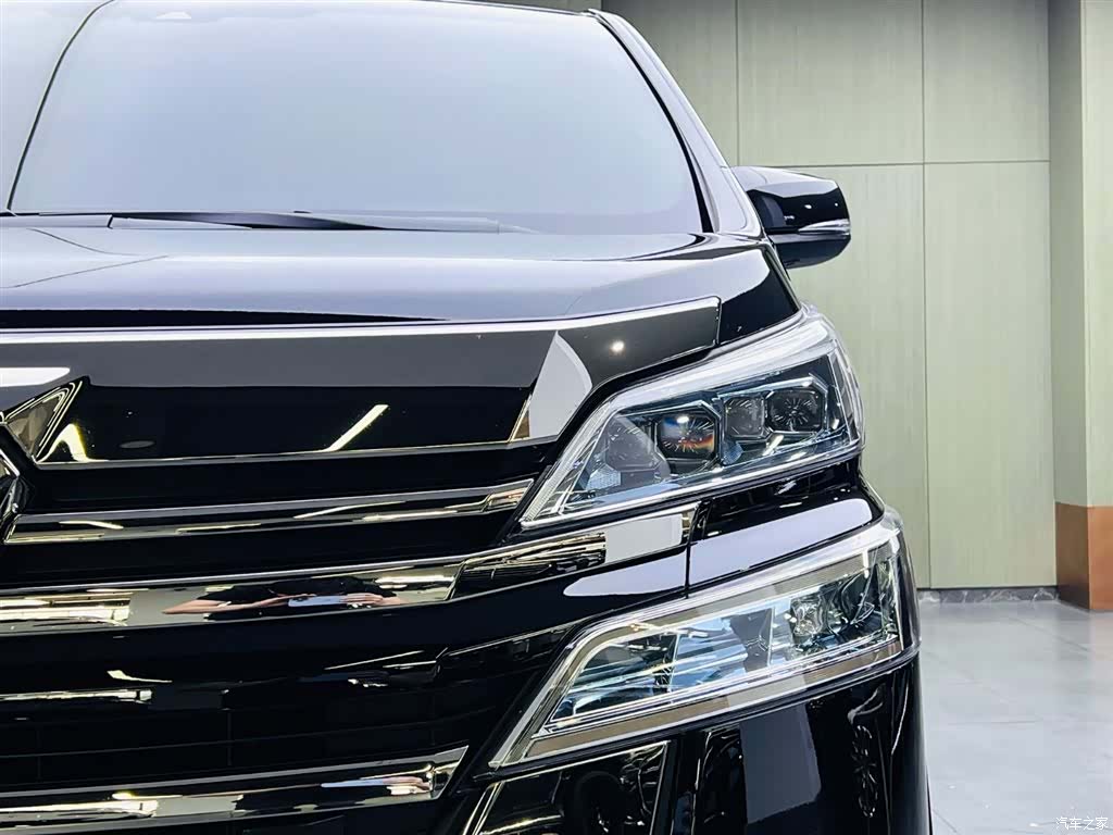 Toyota Vellfire, 2021 7
