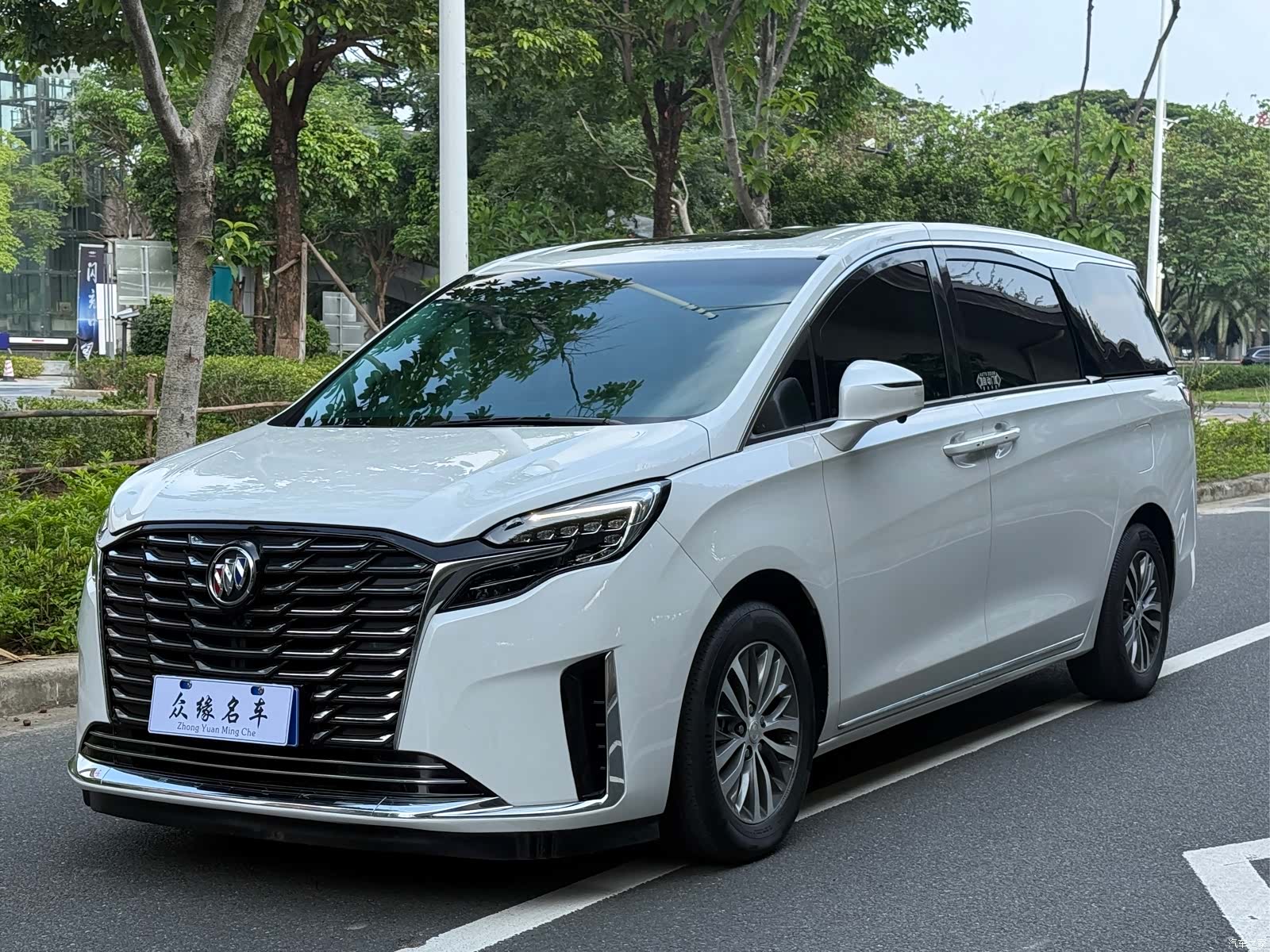 Buick GL8, 2023 1