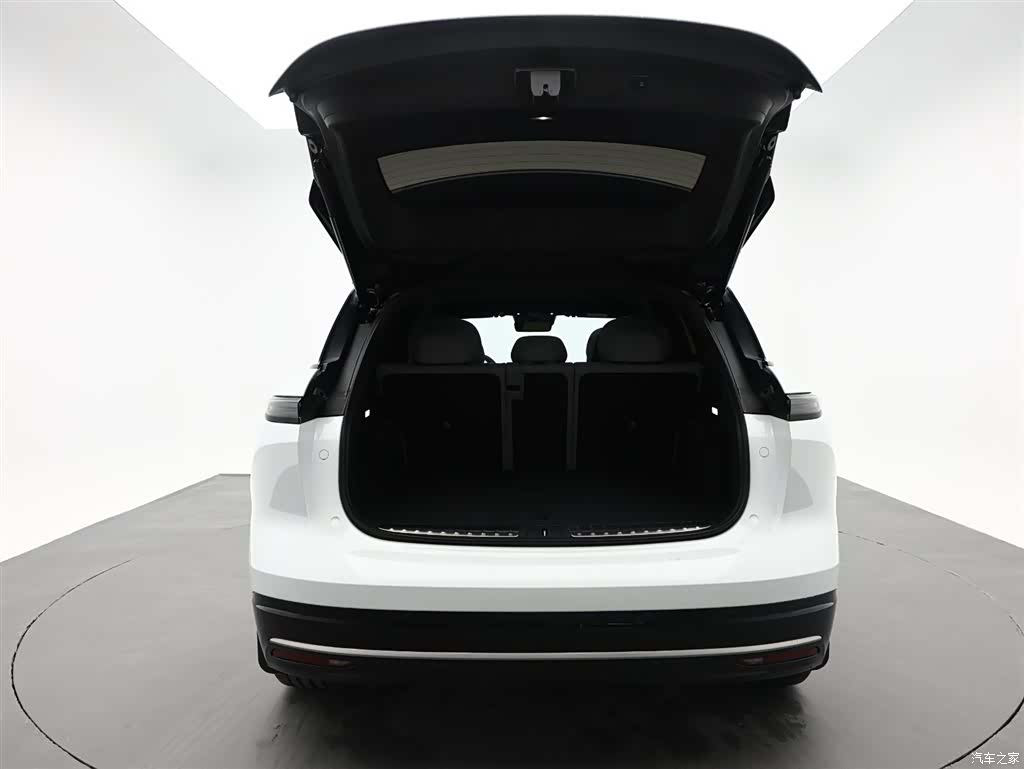 NIO ES6, 2025 8