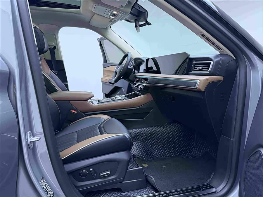 Ford Explorer 2023, фото 11