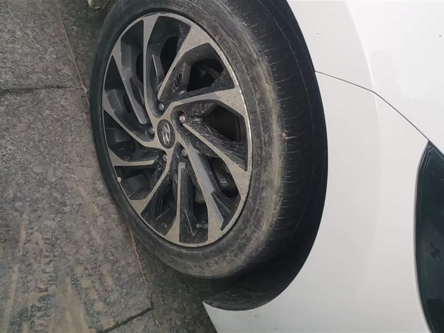 Hyundai Lead Hyundai Lead