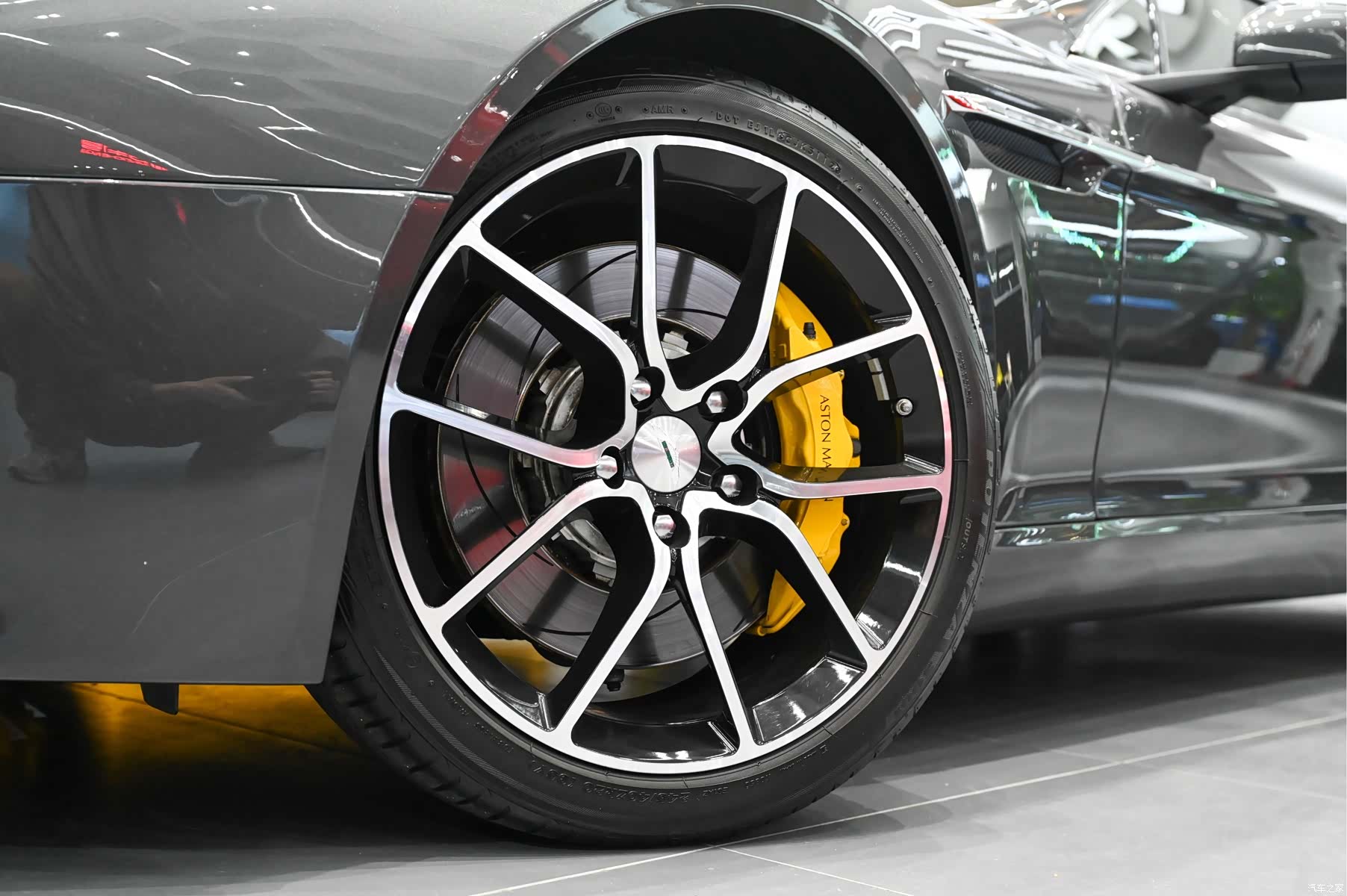 Aston Martin Rapide, 2014 30