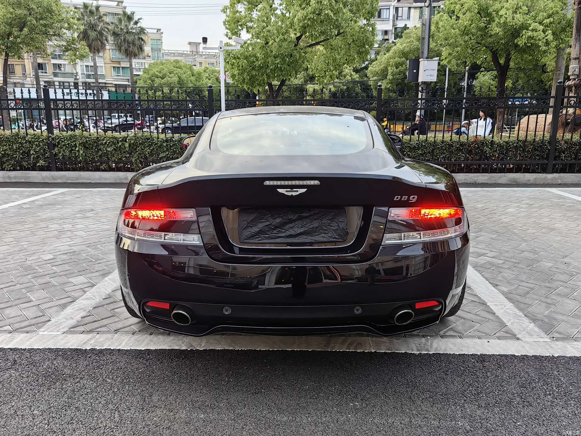 Aston Martin DB9, 2014 4