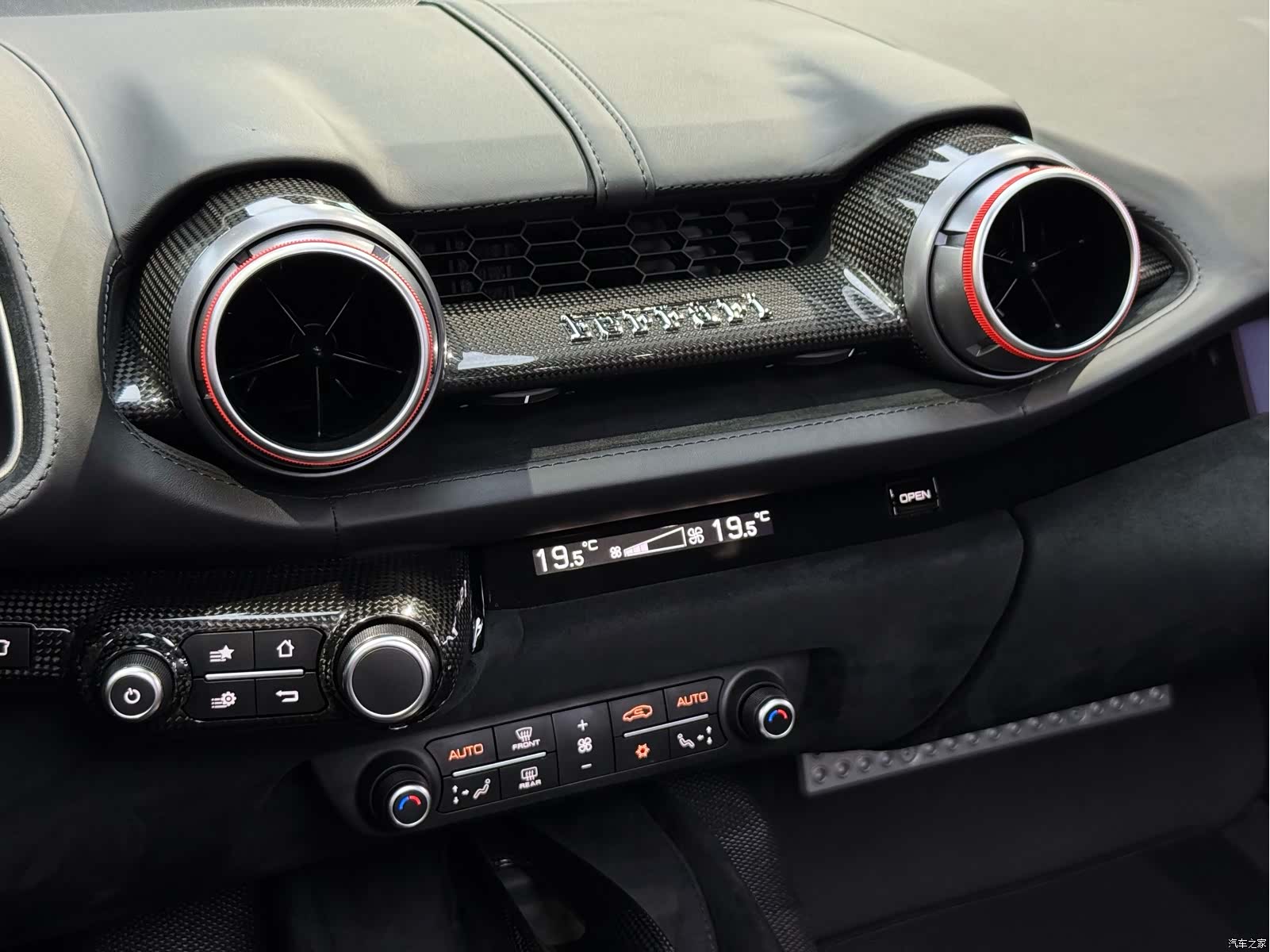 Ferrari 812, 2024 25