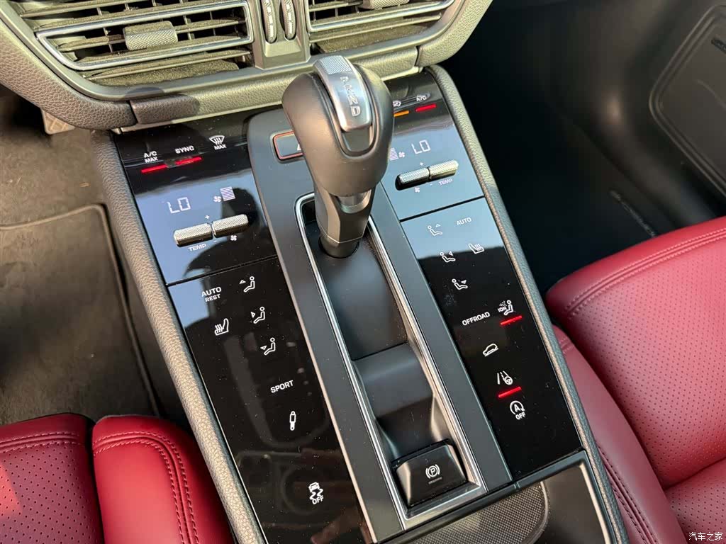 Porsche Macan, 2024 9