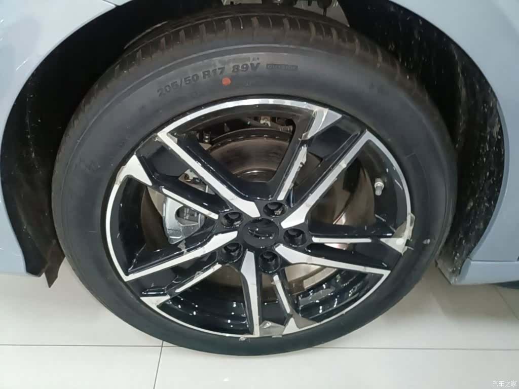 Geely Binray, 2026 23