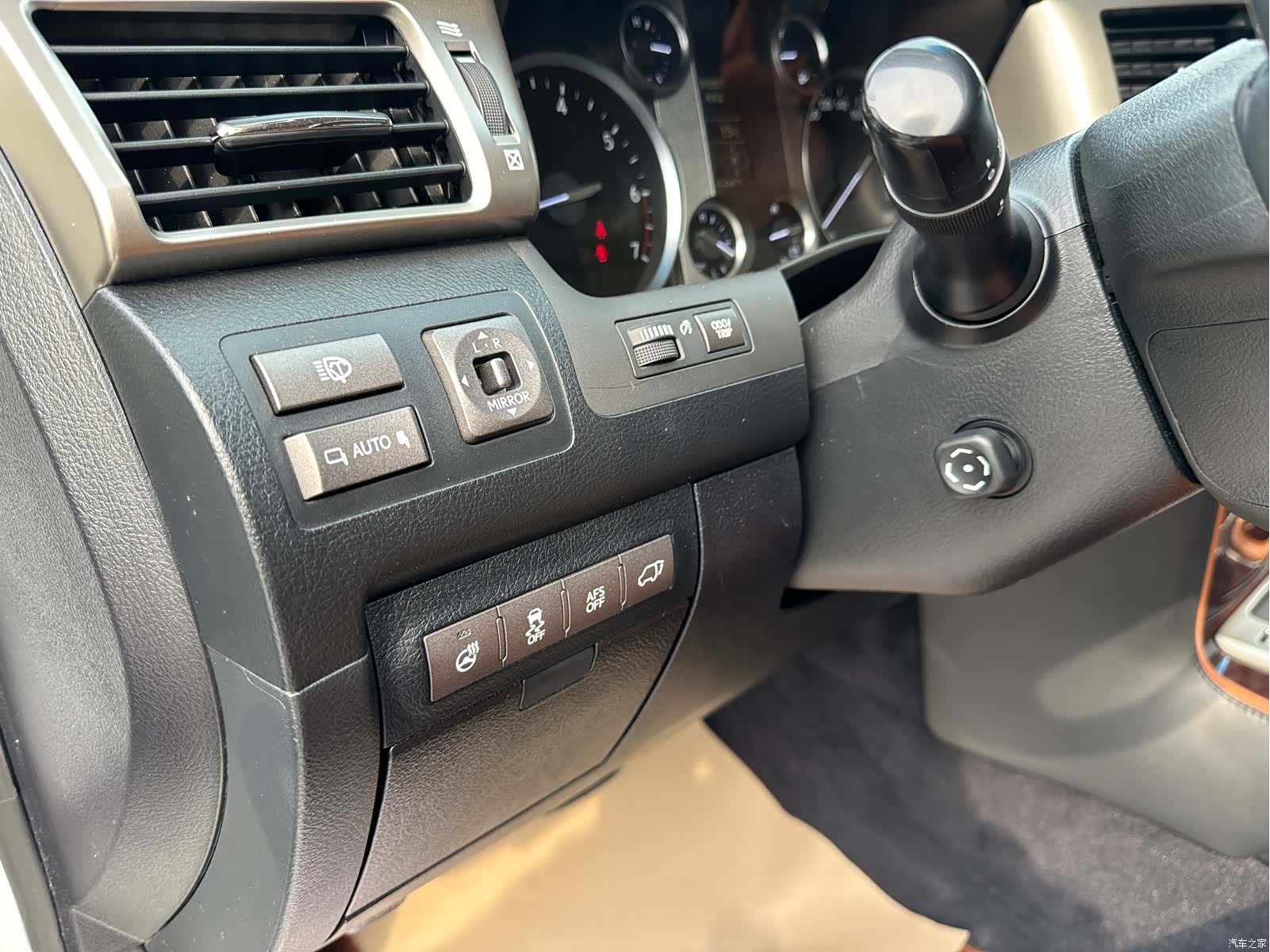 Lexus LX, 2014 13