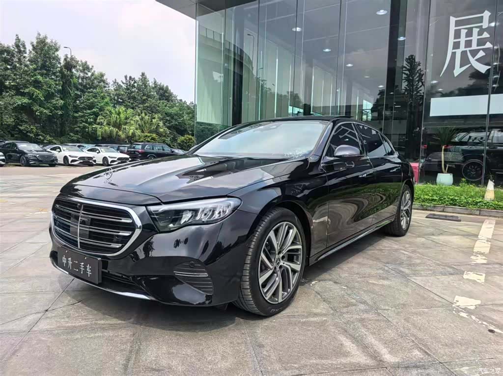 Mercedes-Benz E-Class, 2024 3