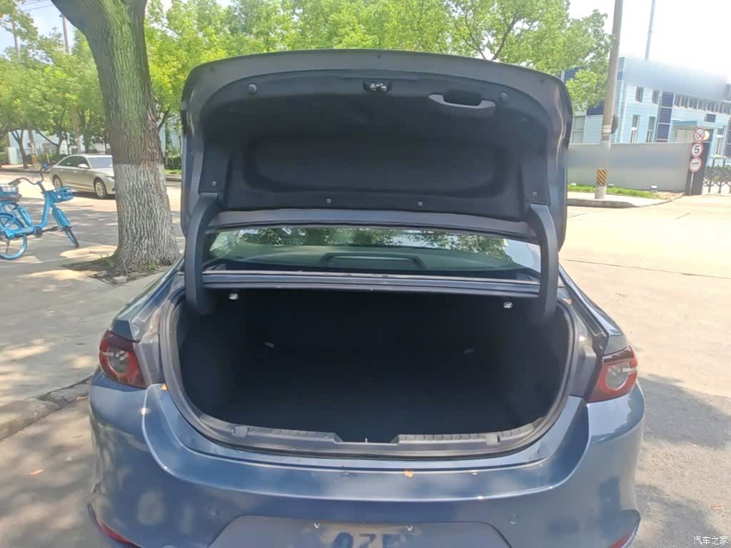 Mazda Mazda3, 2024 19