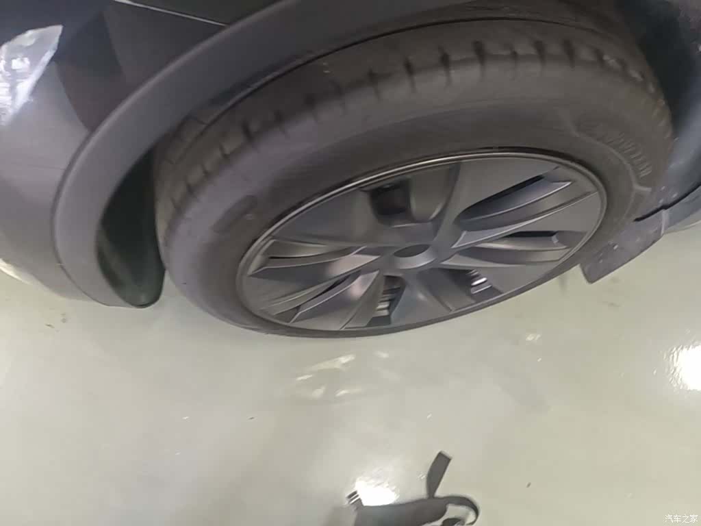 Tesla Model Y, 2024 23