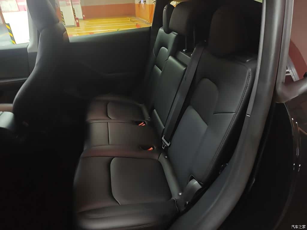 Tesla Model Y, 2023 17