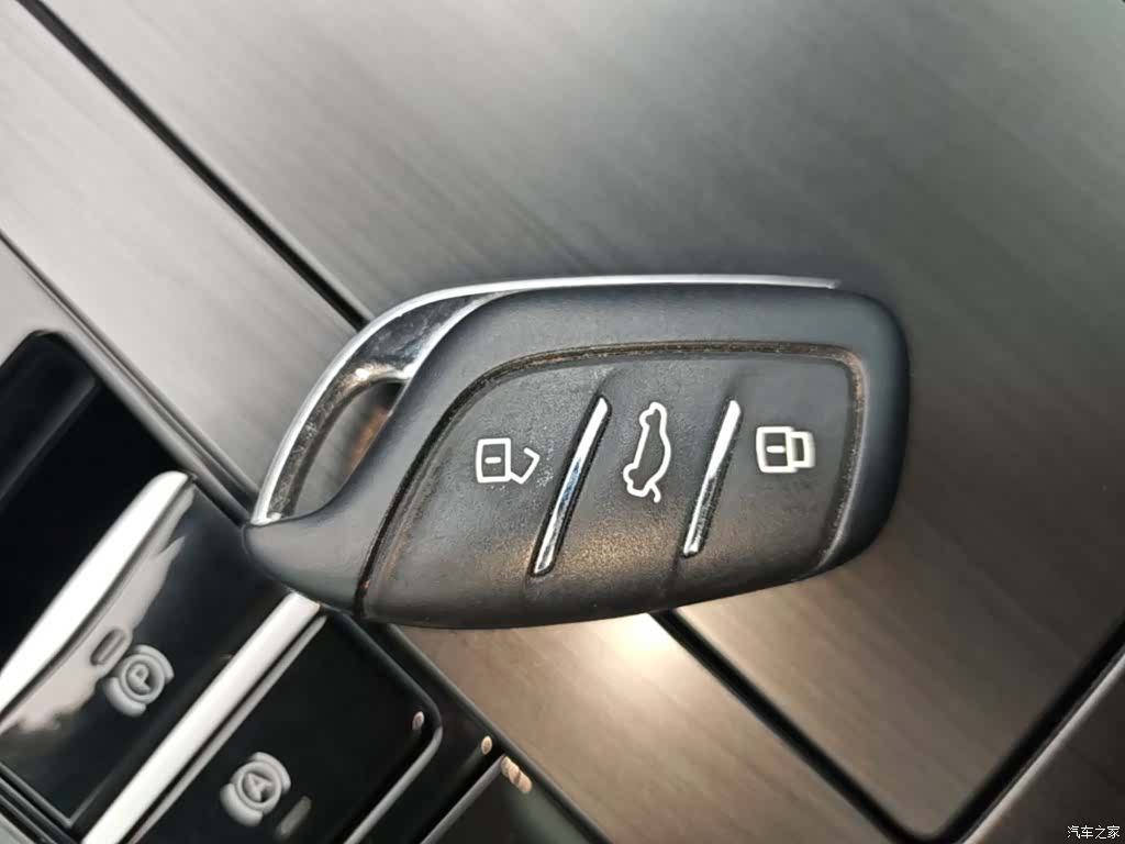 Roewe RX5, 2022 9