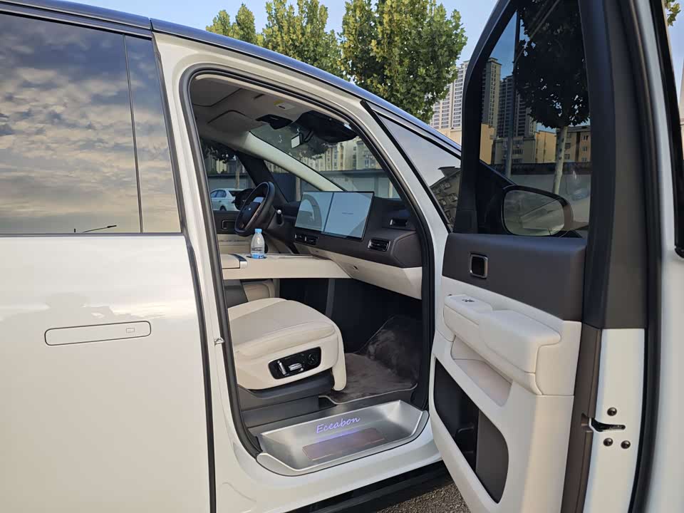 Li Auto Ideal MEGA