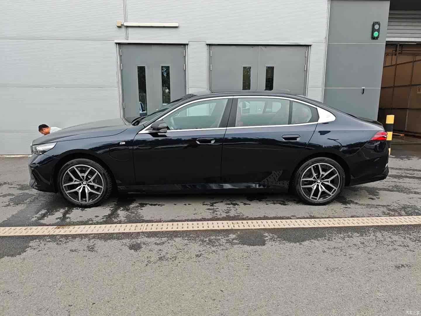 BMW i5, 2025 все фото