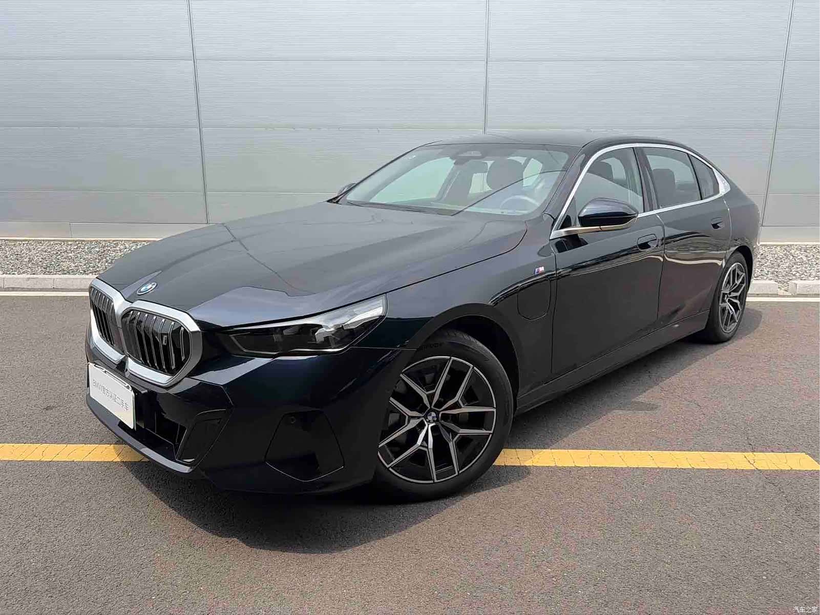 BMW i5, 2025 1