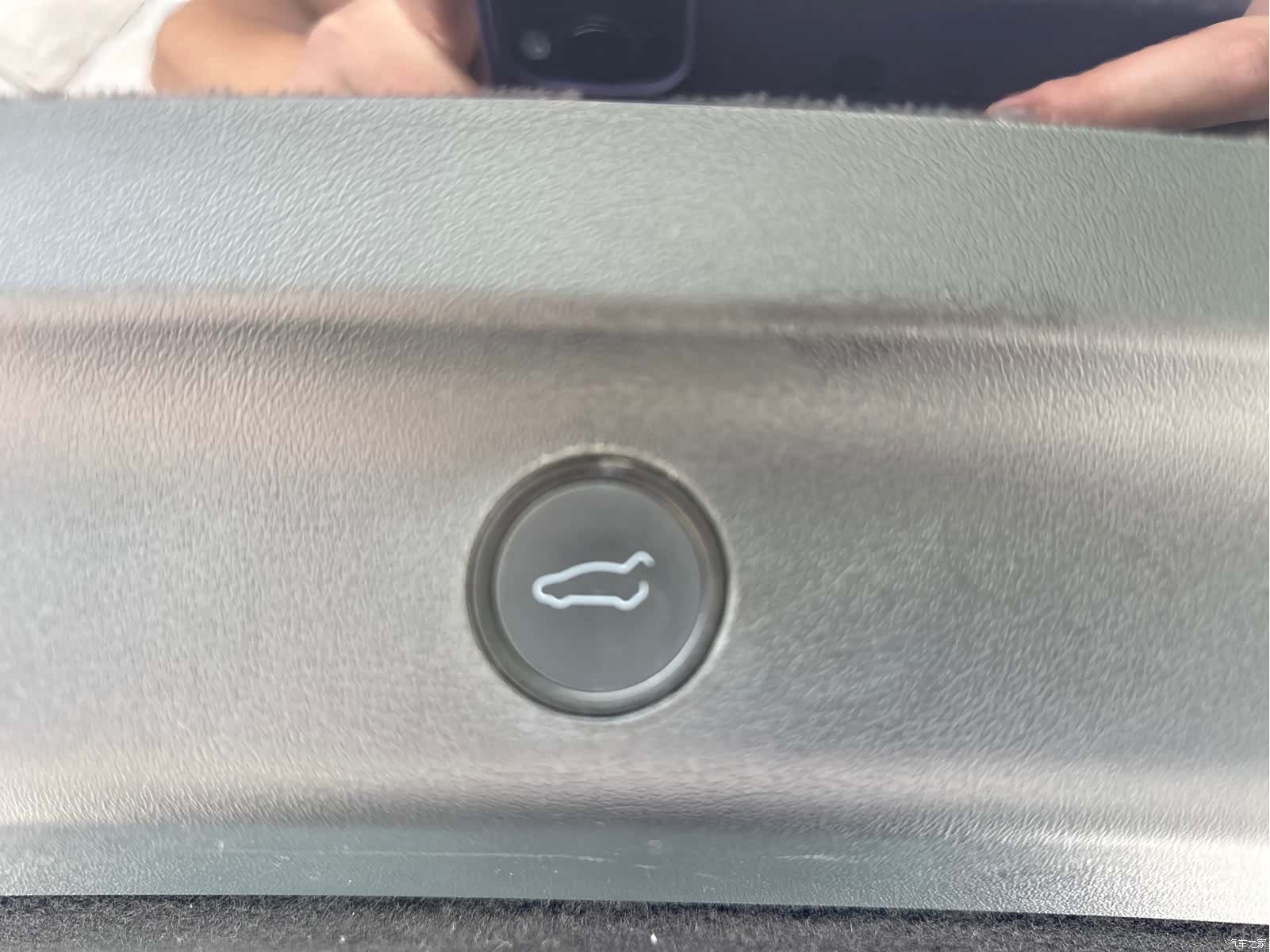 Tesla Model Y, 2023 19