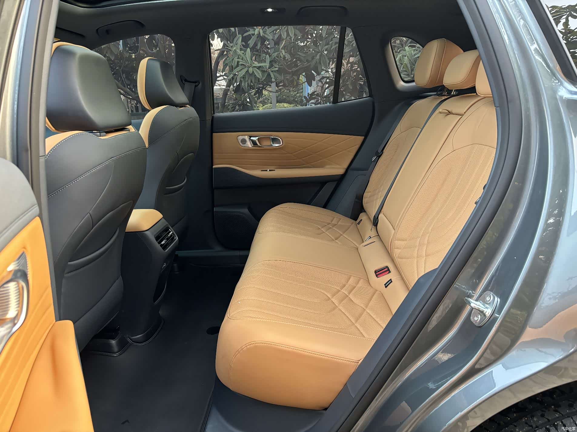 Geely 7, 2025 19