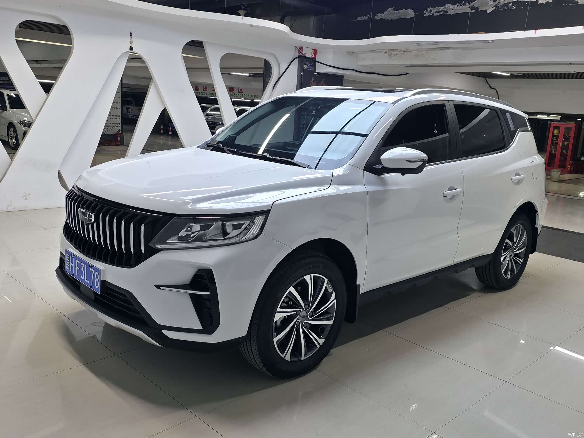 Geely X6, 2022 1