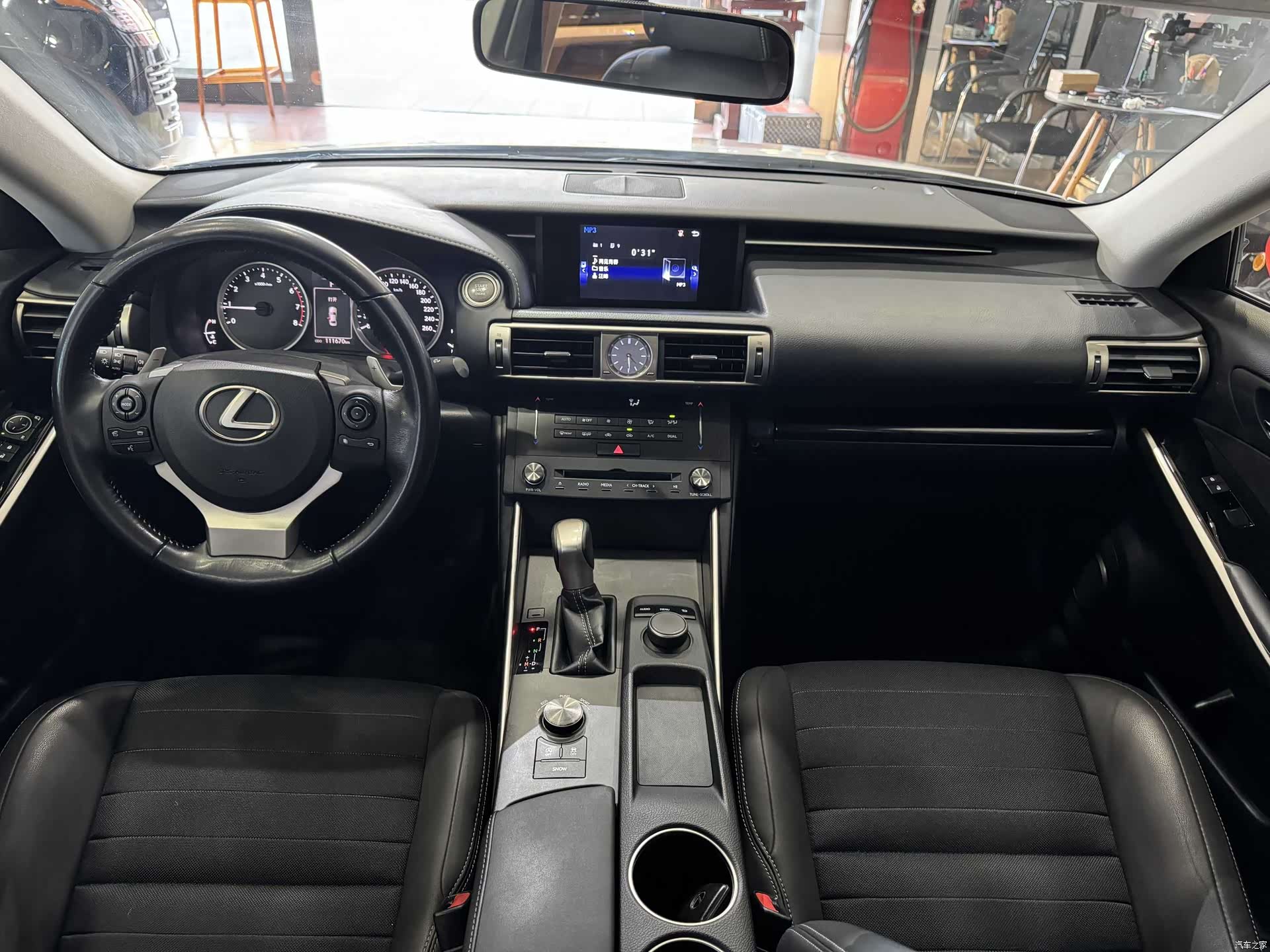 Lexus IS, 2015 4