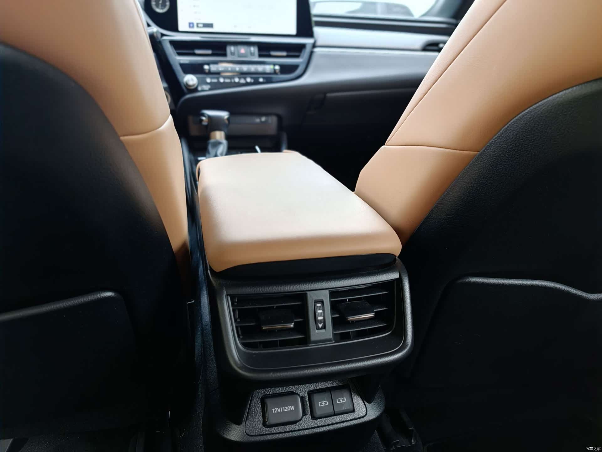 Lexus ES, 2023 14