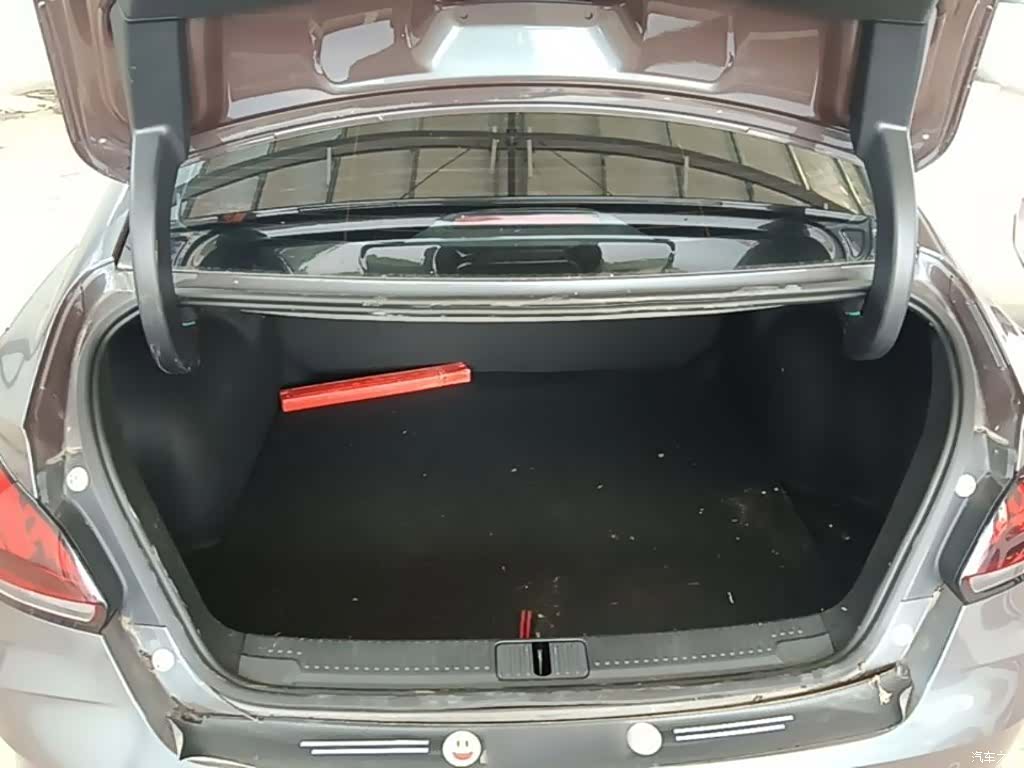 MG MG5, 2023 19