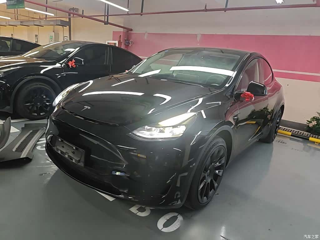 Tesla Model Y, 2022 2