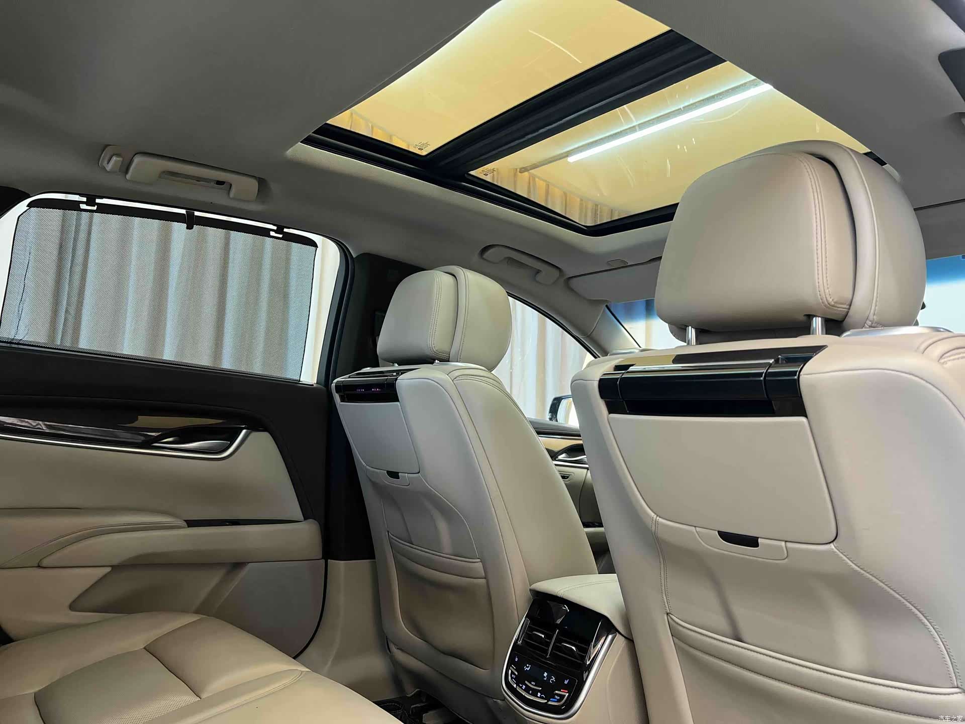 Cadillac XTS, 2013 25