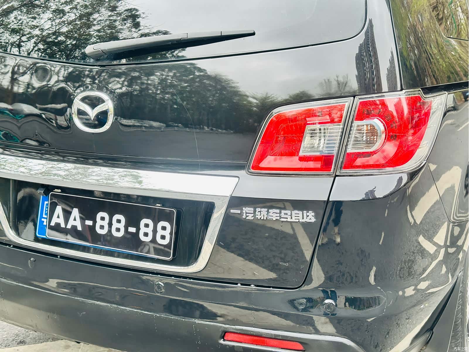 Mazda 8, 2013 9
