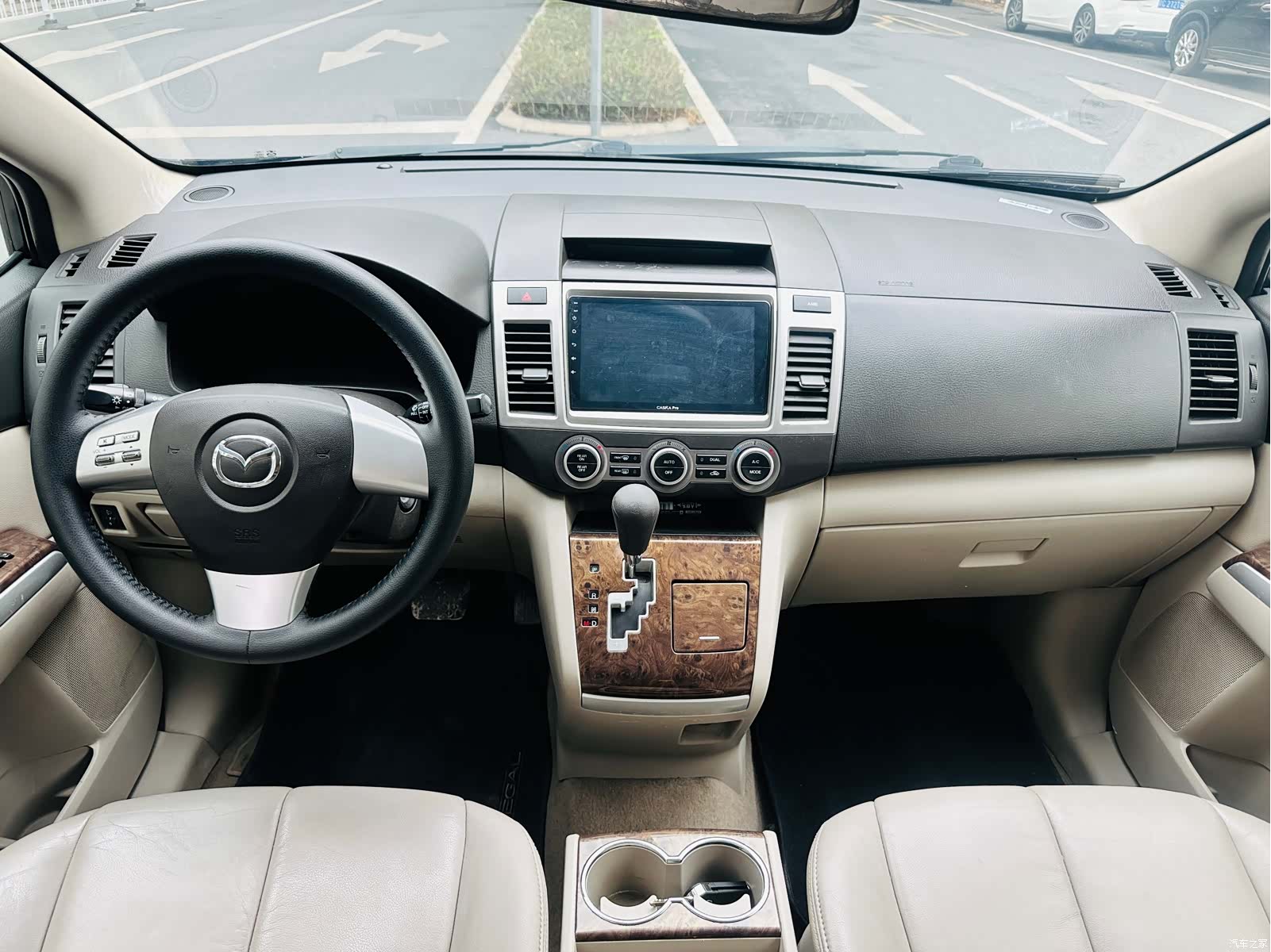 Mazda 8, 2013 29