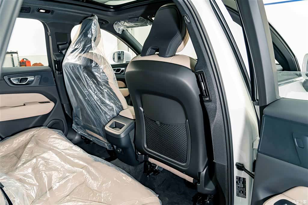 Volvo XC60, 2026 19