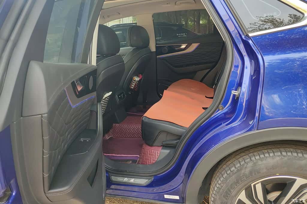 Hongqi HS5, 2022 11
