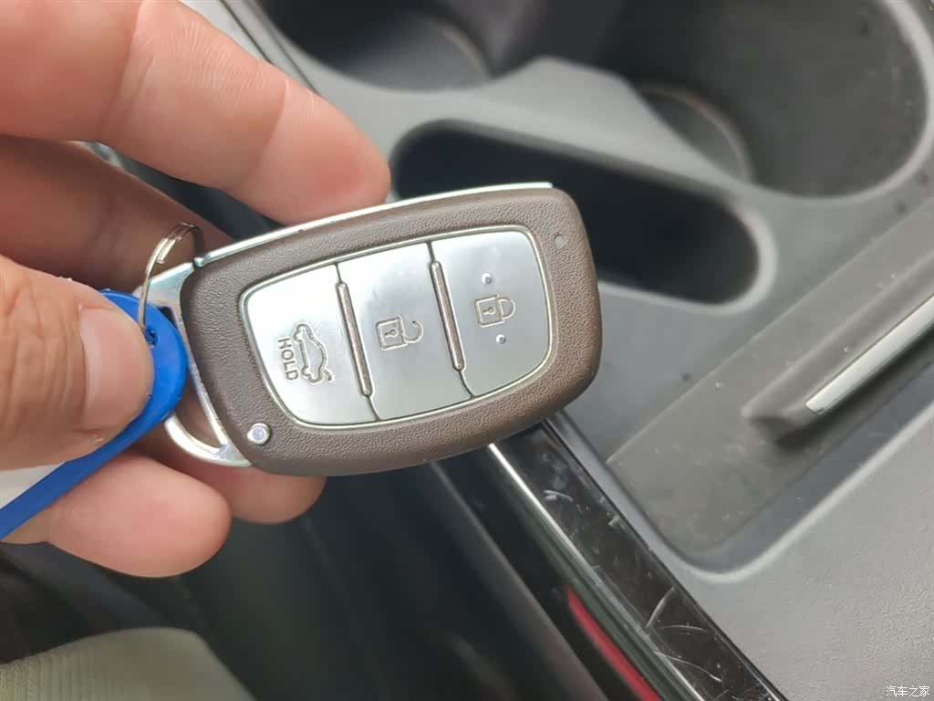 Hyundai GLS, 2016 9