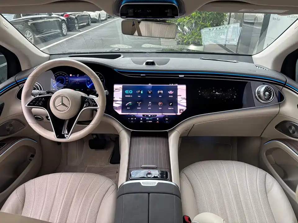 Mercedes-Benz EQS SUV