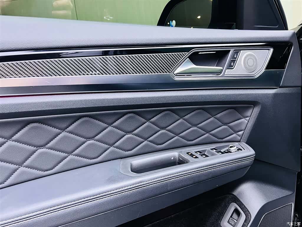 Volkswagen Teramont X, 2021 11