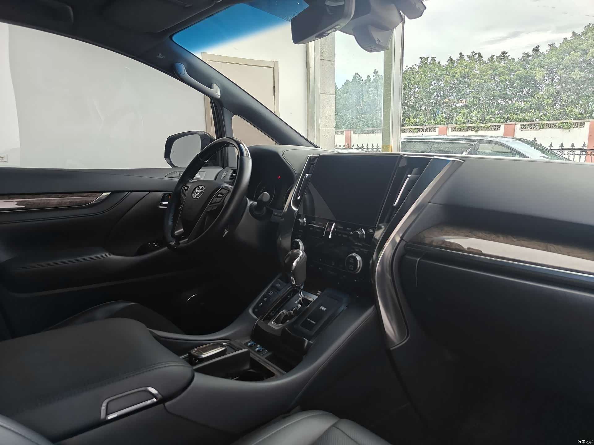 Toyota Alphard, 2020 13