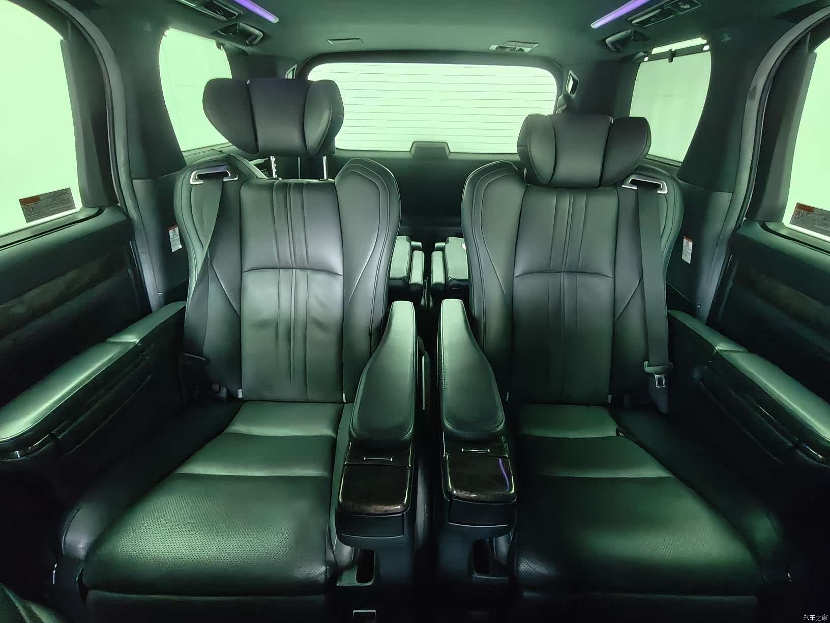 Toyota Alphard, 2020 15