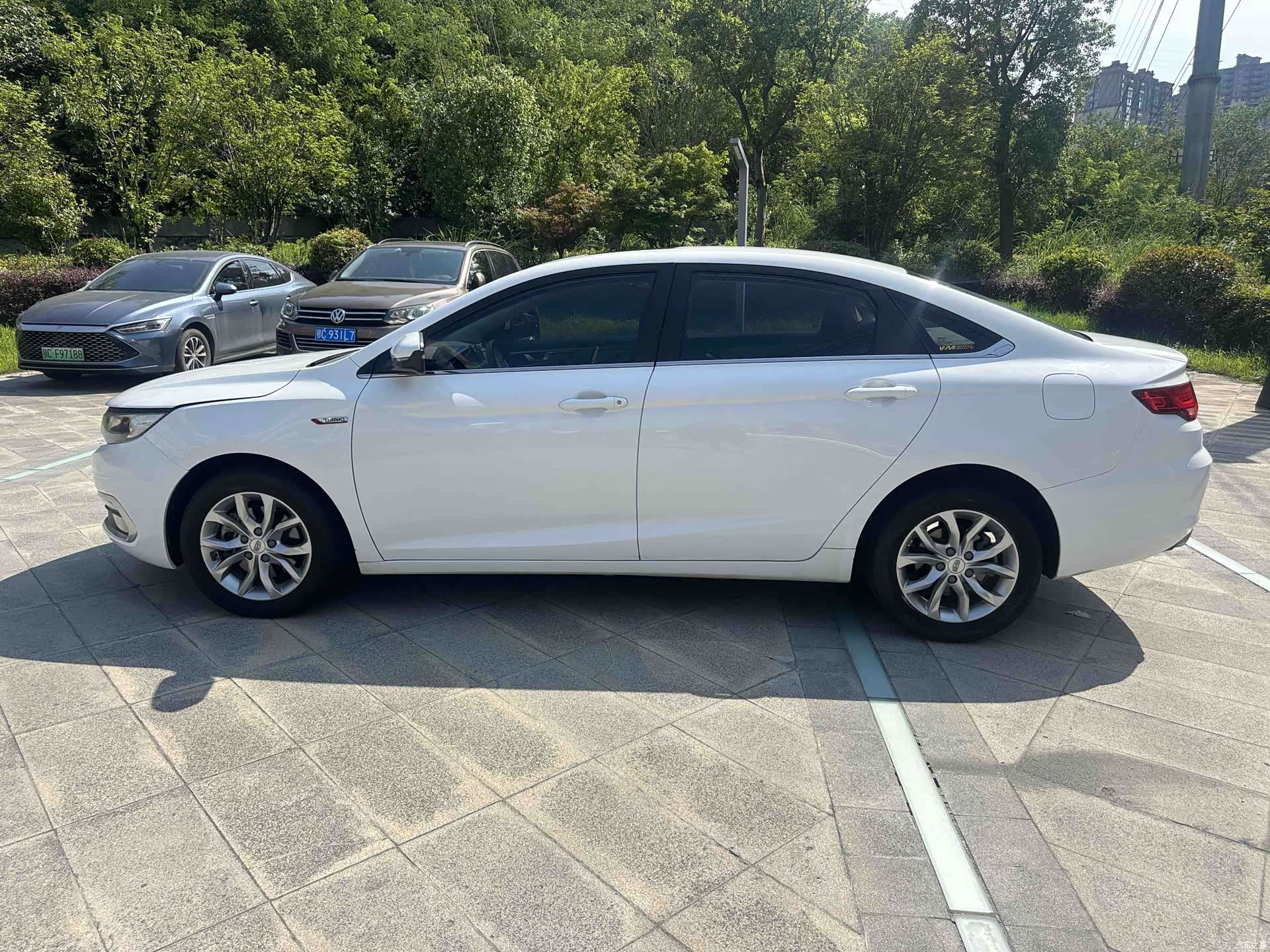 Geely Emgrand, 2017 10