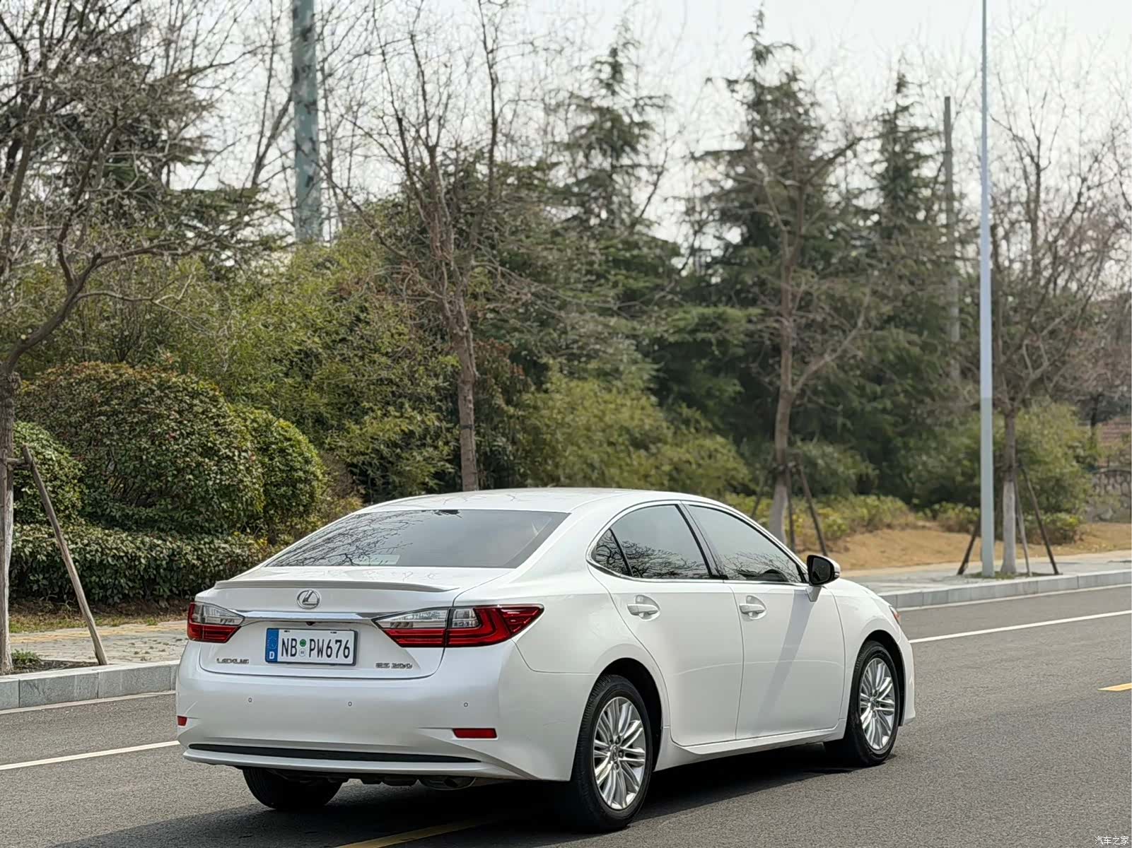 Lexus ES, 2017 13