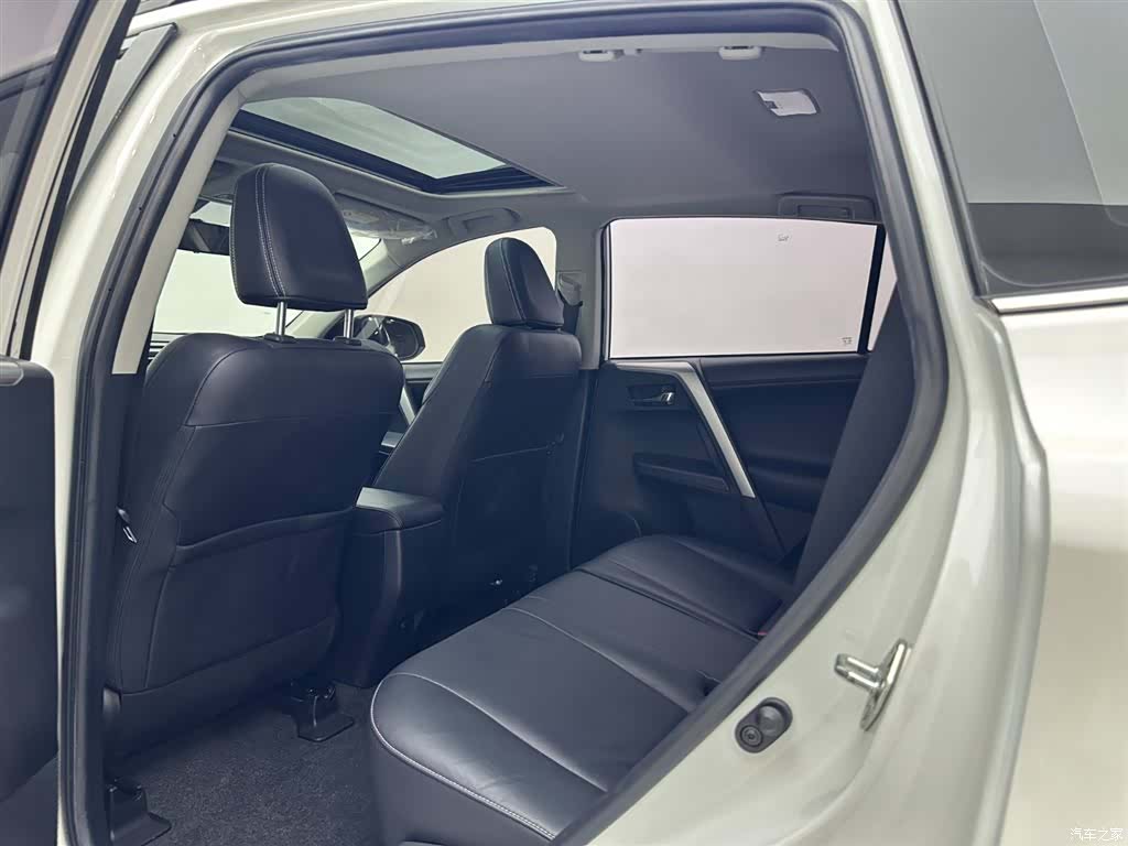 Toyota RAV4, 2019 21